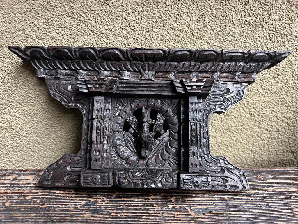 Nepal stuk houtsnijwerk pauwenvenster pauwenraam, Antiek en Kunst, Kunst | Beelden en Houtsnijwerken, Ophalen of Verzenden