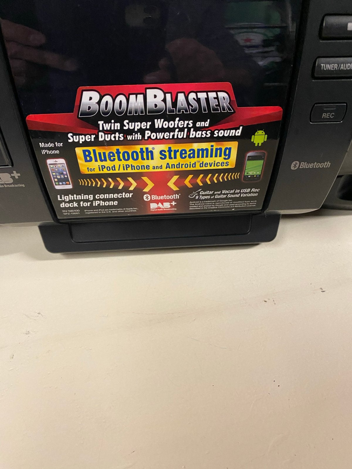 JVC Boomblaster RV-NB100B met Bluetooth en iPhone dock, Ophalen, JVC, Draagbaar, Zo goed als nieuw