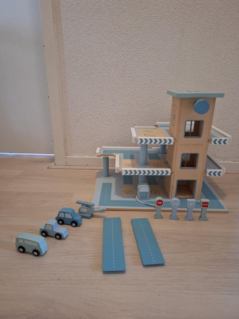Little dutch garage van hout, Ophalen, Zo goed als nieuw, Poppenhuis