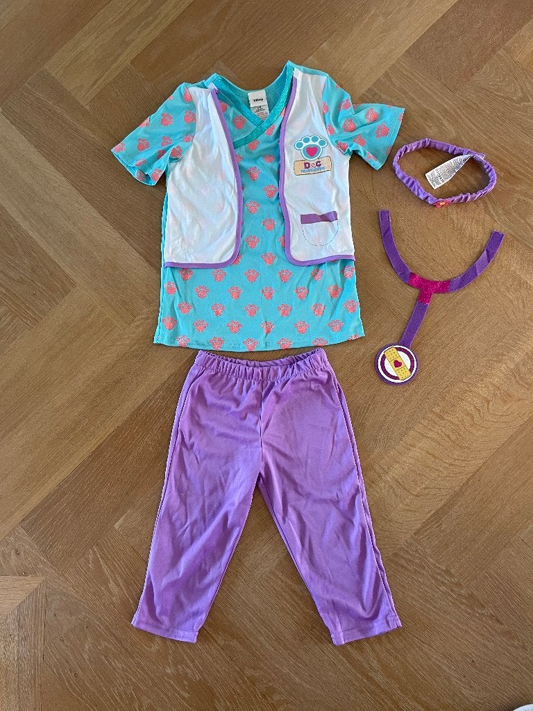 Doc McStuffins verkleedset dierenarts dokter mt 104 110 116, Ophalen of Verzenden, Zo goed als nieuw, 110 t/m 116, Meisje