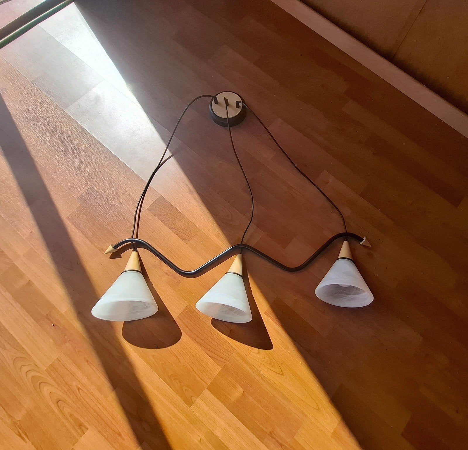 Hanglamp met 3 glazen kappen, Ophalen, Gebruikt, E27 (groot), Glas