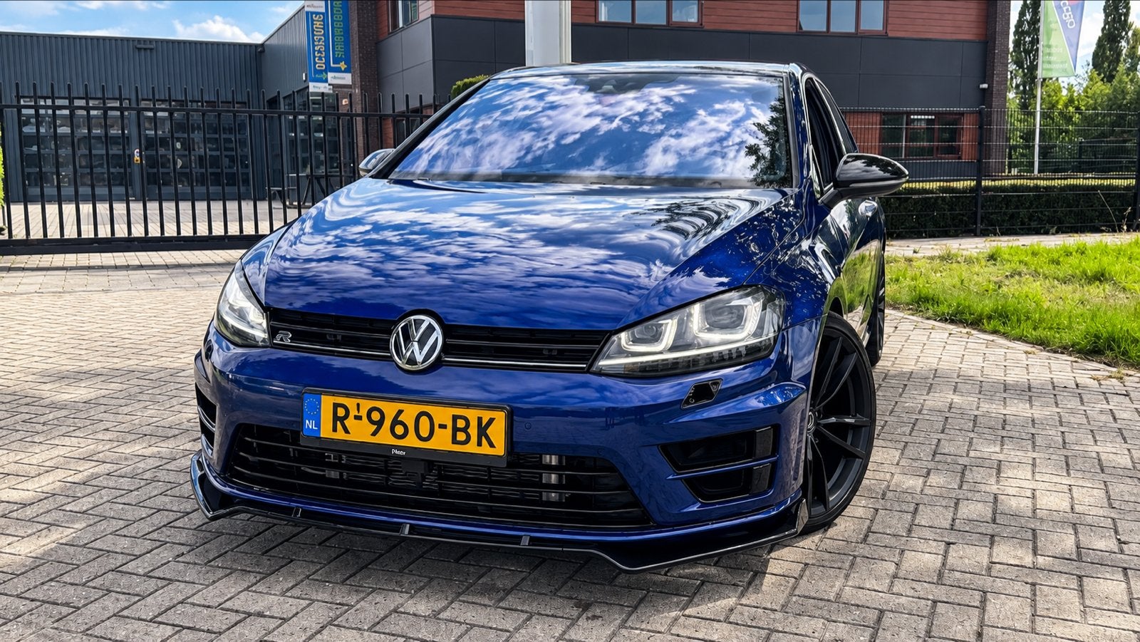 Foto 4 van Volkswagen Golf 7R 4MOTION Lapiz Blue 420PK!