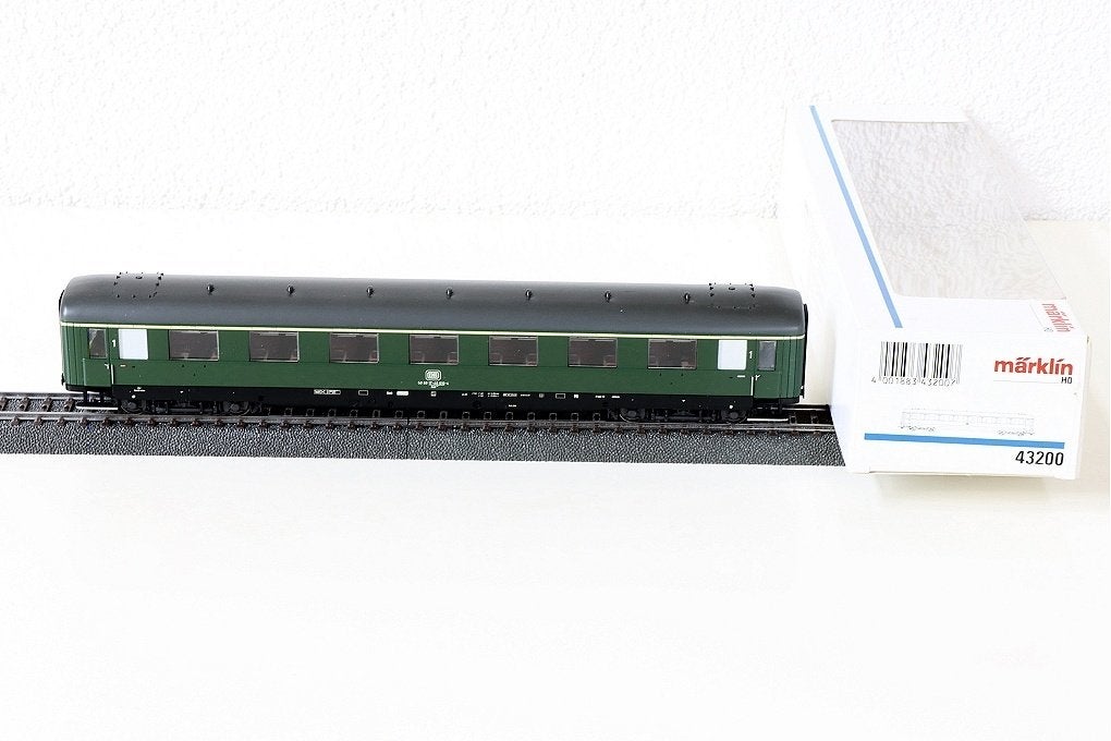 Märklin 43200 sneltreinrijtuig DB 1e kl db met verlichting, Hobby en Vrije tijd, Wisselstroom, Wagon, Ophalen of Verzenden, Zo goed als nieuw