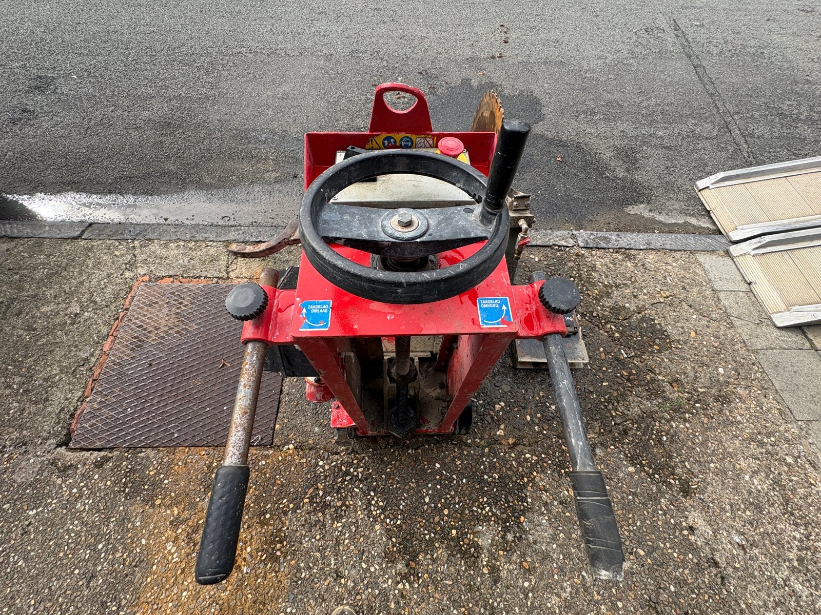 Krachtige vloerzaagmachine voor beton en asfalt, Gebruikt, 70 mm of meer, Overige typen, Ophalen of Verzenden