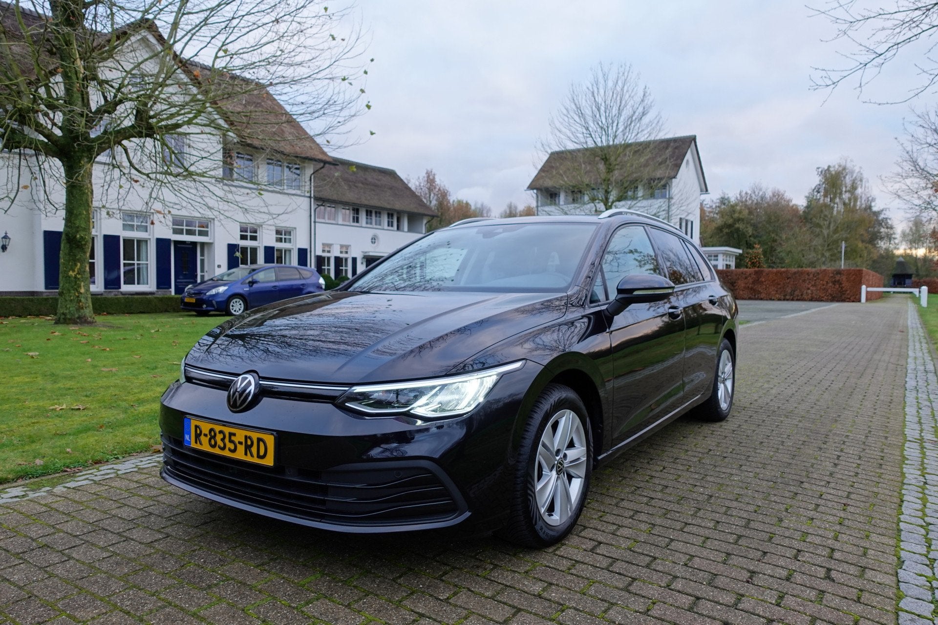 Volkswagen Golf Variant 1.5 eTSI R-Line | Trekhaak | Stoelve, 12 maanden, Euro 6, 4 cilinders, Zwart