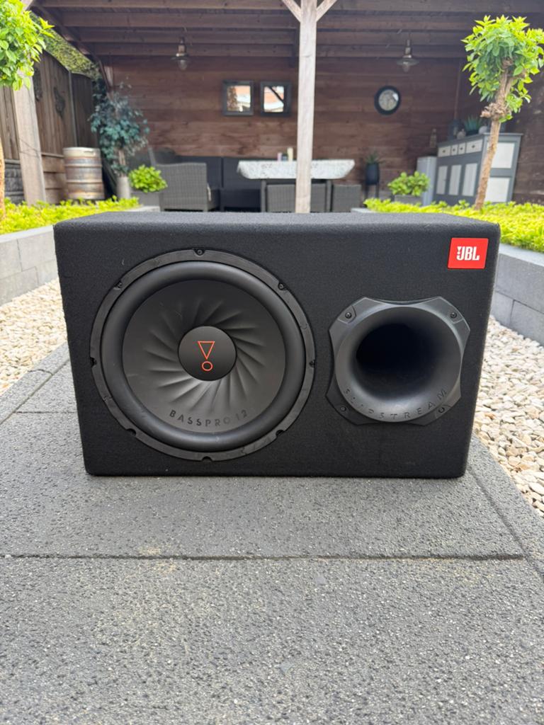JBL Basspro 12 met ingebouwde versterkter, Ophalen of Verzenden, Zo goed als nieuw