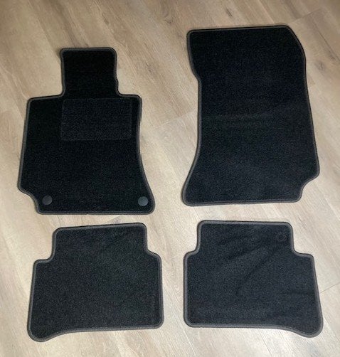 Mattenset voor een Mercedes E-klasse W212, Info@schoenek.de, Mercedes-Benz, Nieuw, Ophalen of Verzenden