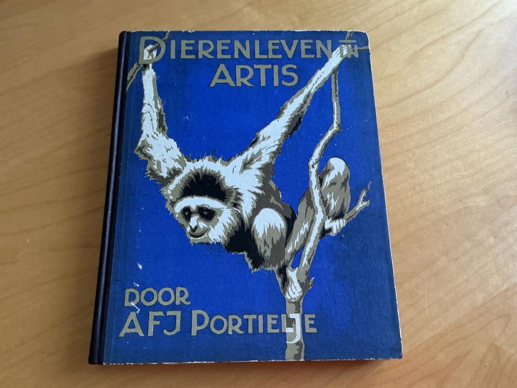 Dierenleven in Artis - A.F.J. Portielje, Boeken, Ophalen of Verzenden, Gelezen, Natuur algemeen