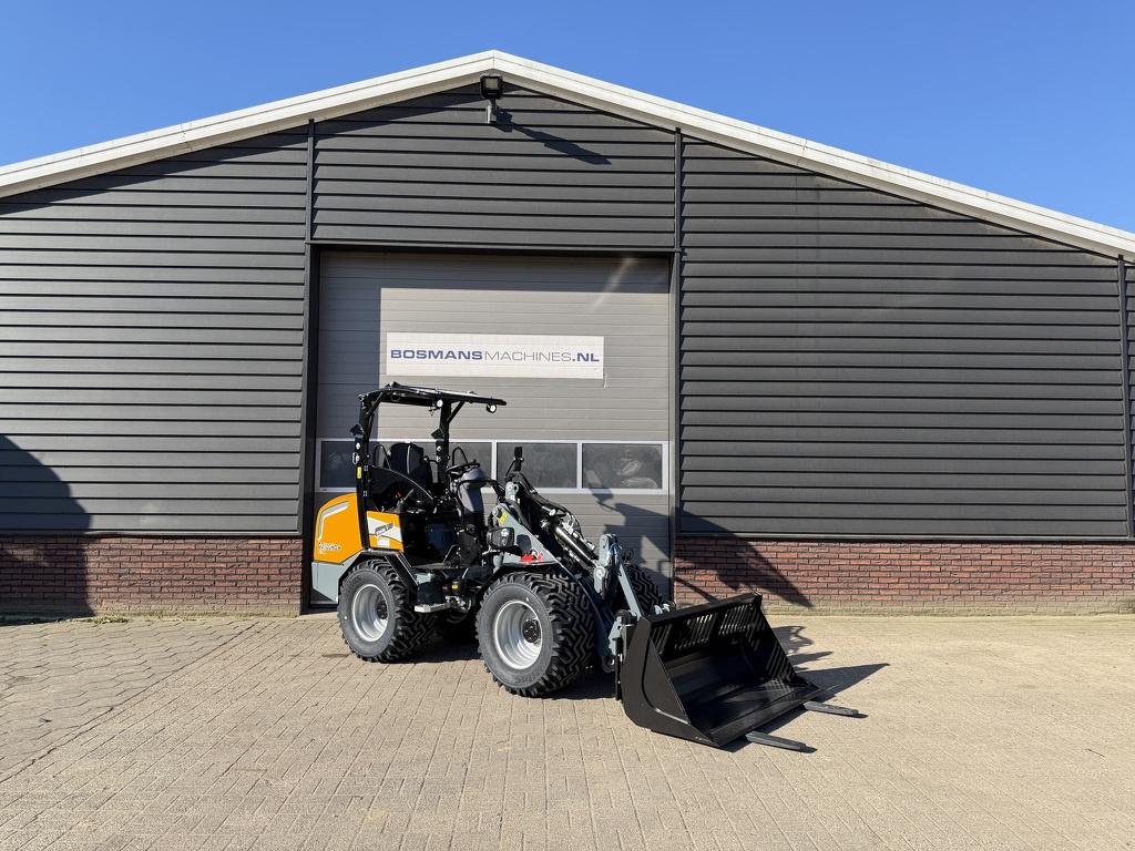 GIANT G2700 X-TRA HD+ minishovel NIEUW (giekvering, pro-inch, Zakelijke goederen, Machines en Bouw | Kranen en Graafmachines, Tobroco