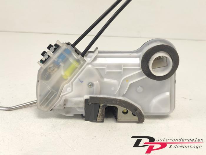 Deurslot Mechaniek 4Deurs rechts-voor van een Peugeot 108, Gebruikt, -, -, Ophalen of Verzenden