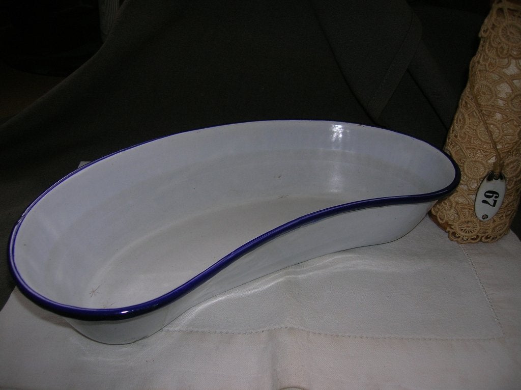 niervormig emaille bakje wit/blauw randje 29,5 x 14,5 cm., Ophalen of Verzenden