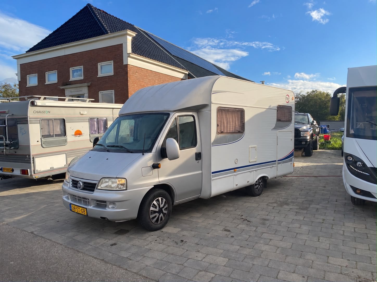Tec-Rotec camper bj 2006 km 94500 NAP! Nw apk Cruisecontrol, Caravans en Kamperen, Luifel, Ringverwarming, Raamblindering, Fiat