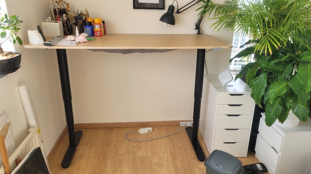 Ikea Bekant electrisch bureau, Huis en Inrichting, Ophalen, Zit-sta bureau, Elektrisch, Bruin