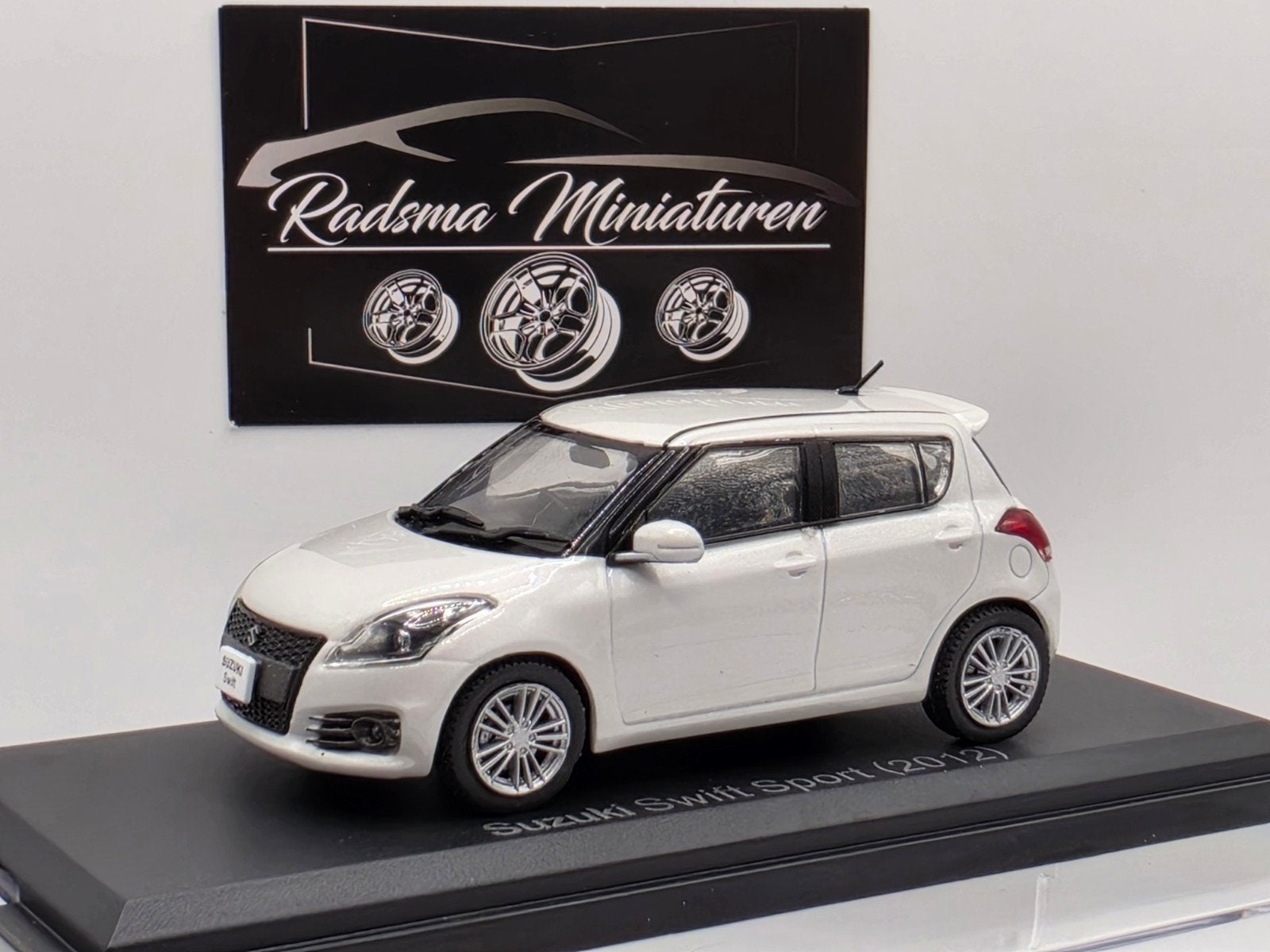 Suzuki Swift 1.6 sport - 5drs Snowwhite - 1:43 Japan Ixo, Overige merken, Nieuw, Ophalen of Verzenden, Auto
