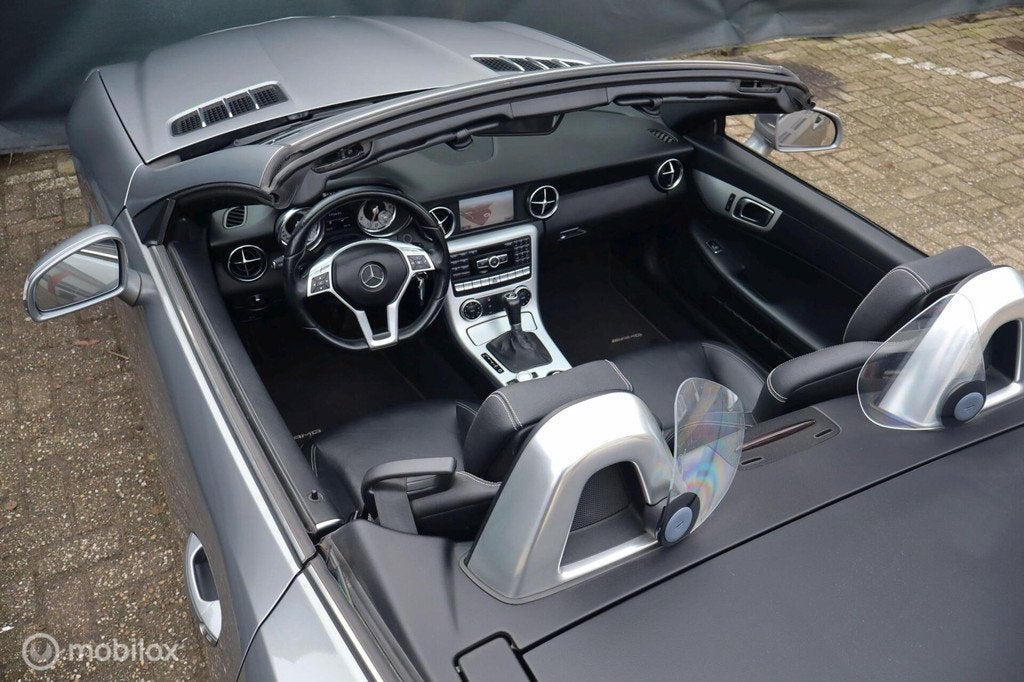 Mercedes SLK 200 aut AMG Line | panoramadak | nekverwarming, Auto's, Automaat, Euro 5, Achterwielaandrijving, Gebruikt
