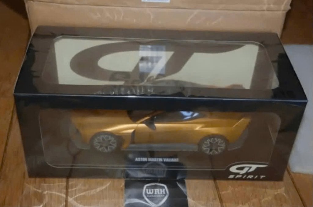 1:18 ASTON MARTIN VAILLIANT auric gold GT spirit GT546 WRH, Verzenden, Zo goed als nieuw, Auto, Overige merken