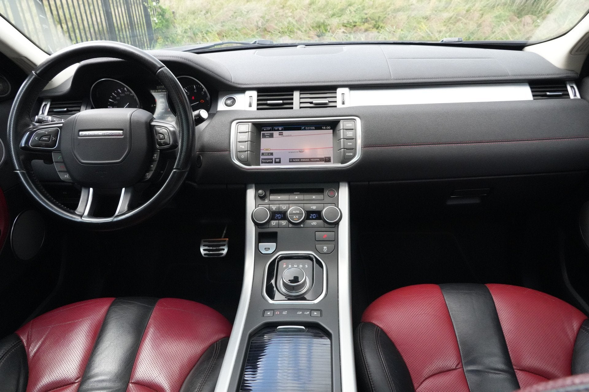 Land Rover Range Rover Evoque 2.0 Si 4WD Prestige | 241pk |, Auto's, Automaat, Euro 5, Zwart, Automatische klimaatregeling