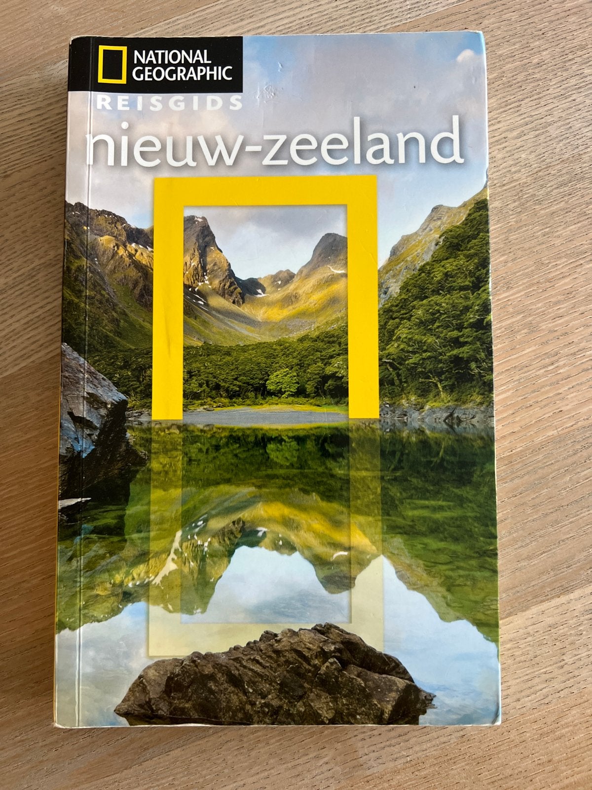 National Geographic Reisgids Nieuw-Zeeland, Boeken, Zo goed als nieuw, Reisgids of -boek, Australië en Nieuw-Zeeland, Ophalen of Verzenden