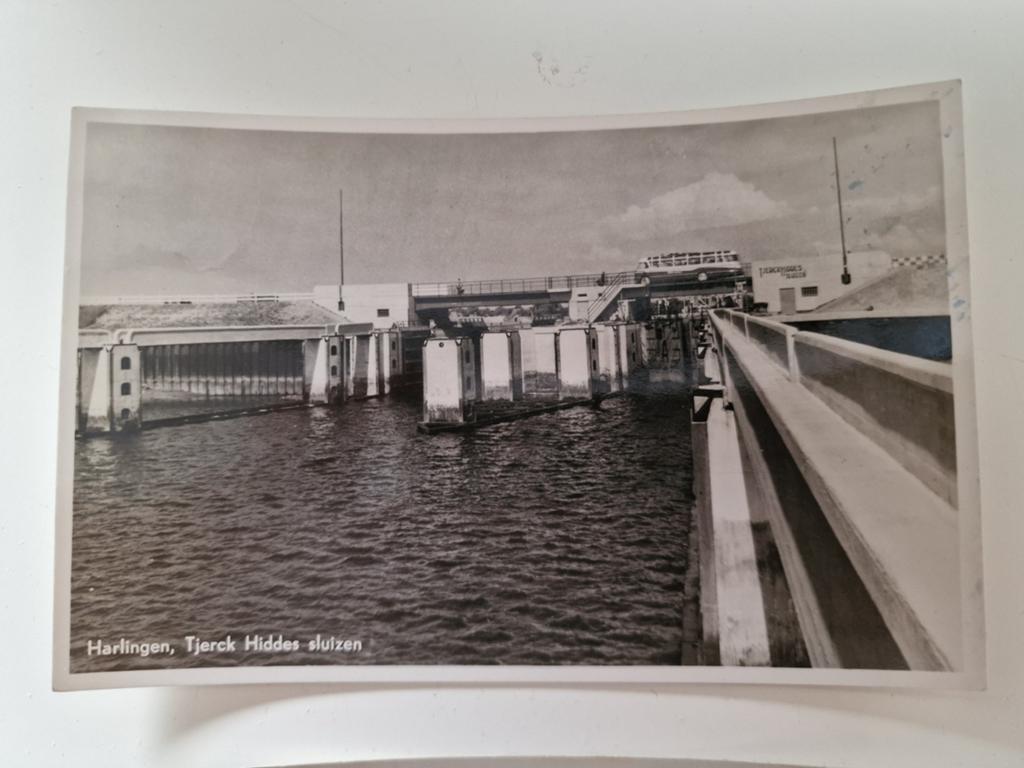 2 x Ansichtkaart Harlingen: Tjerk Hiddes Sluizen & Zout, Ophalen of Verzenden, 1940 tot 1960, Gelopen, Friesland