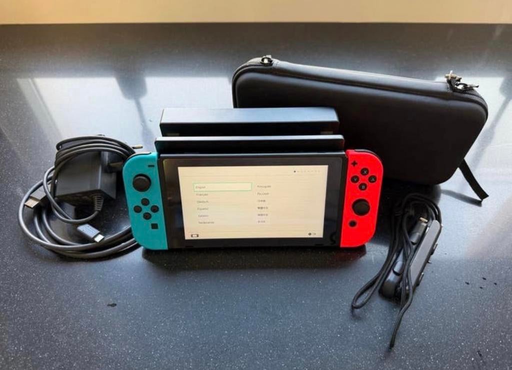 Nintendo Switch 2025 Upgrade met Dock en Hoes, Spelcomputers en Games, Spelcomputers | Nintendo Switch, Ophalen of Verzenden, Zo goed als nieuw