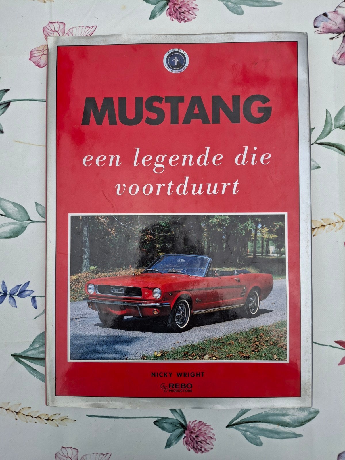 Wright - Mustang een legende die voortduurt, Ophalen of Verzenden, Zo goed als nieuw, Wright