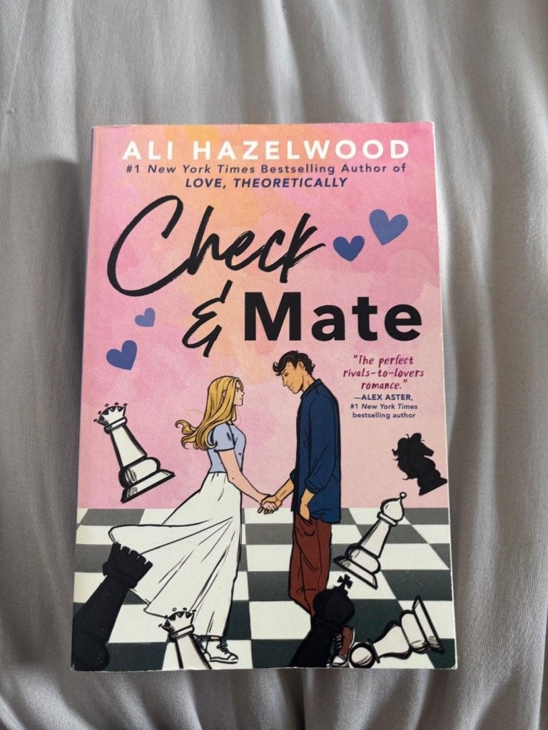 Check & Mate, Ophalen of Verzenden, Zo goed als nieuw, Ali Hazelwood