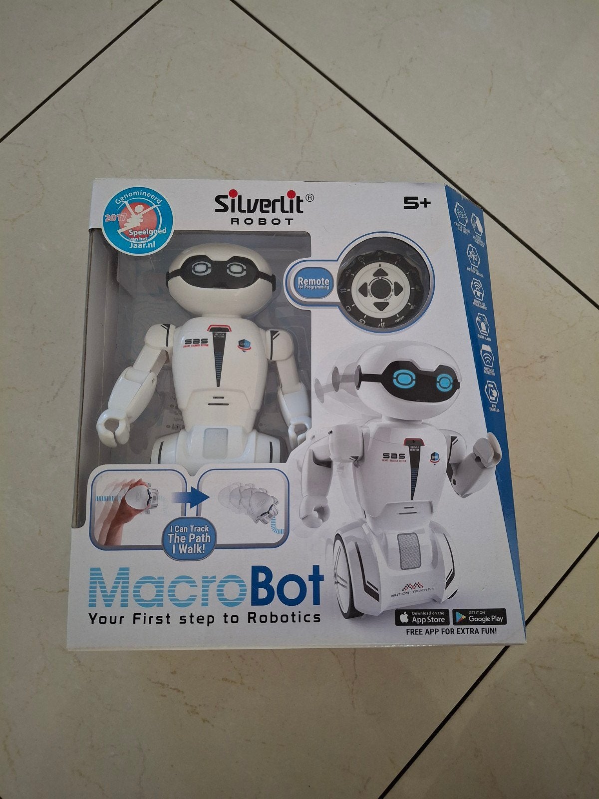 Silverlit MacroBot Robot met Afstandsbediening, Ophalen of Verzenden, Zo goed als nieuw, Jongen of Meisje