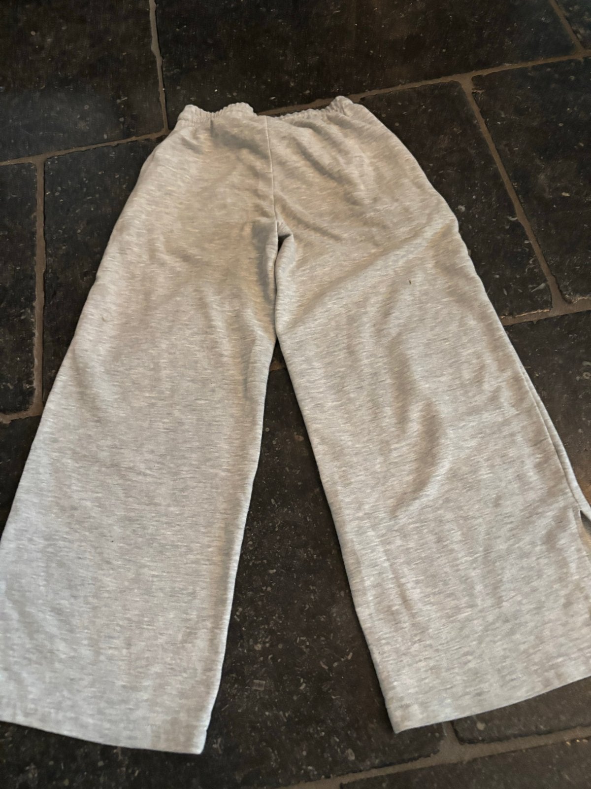 H&M grijze joggingbroek maat 134 (8-9 jaar), Ophalen of Verzenden, Gebruikt, Jongen of Meisje, Broek