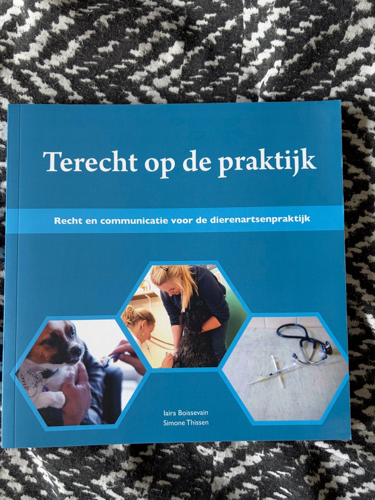 Terecht op de praktijk (Diergeneeskunde), Boeken, Studieboeken en Cursussen, Ophalen of Verzenden, Beta, Zo goed als nieuw, WO