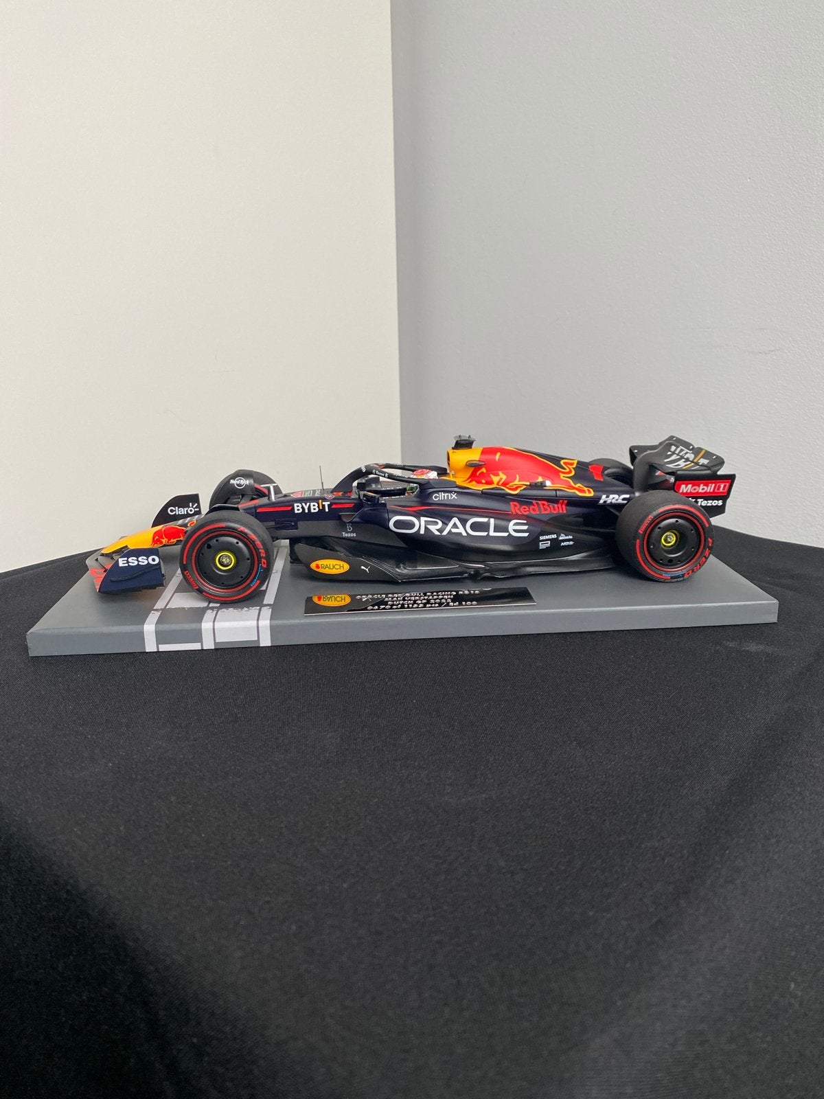 Minichamps Max Verstappen RB18 Dutch GP 2022 1:18, Ophalen of Verzenden, Zo goed als nieuw, Auto, MiniChamps