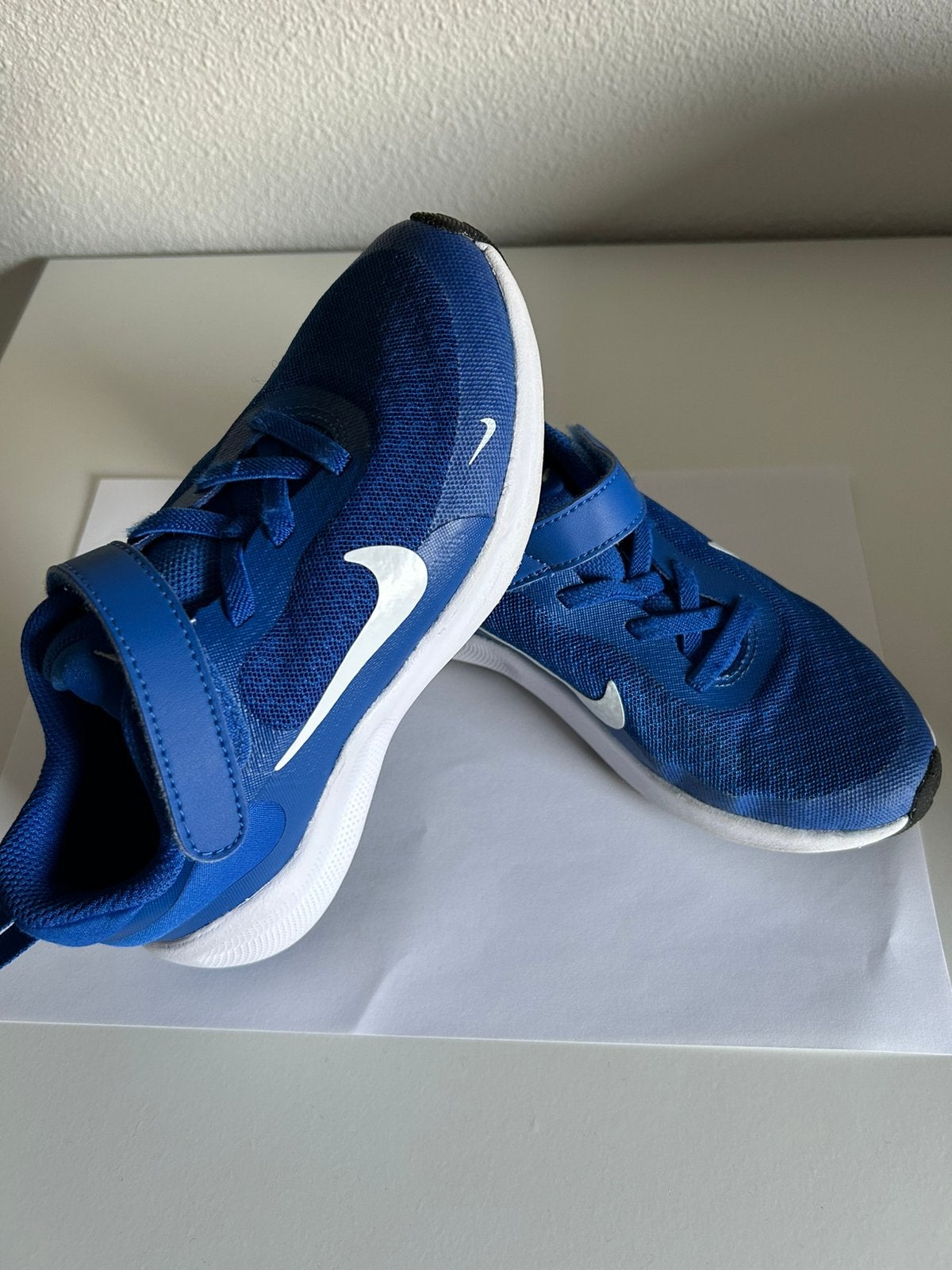 Nike running schoen maat 30, Ophalen, Zo goed als nieuw, Jongetje of Meisje, Schoentjes