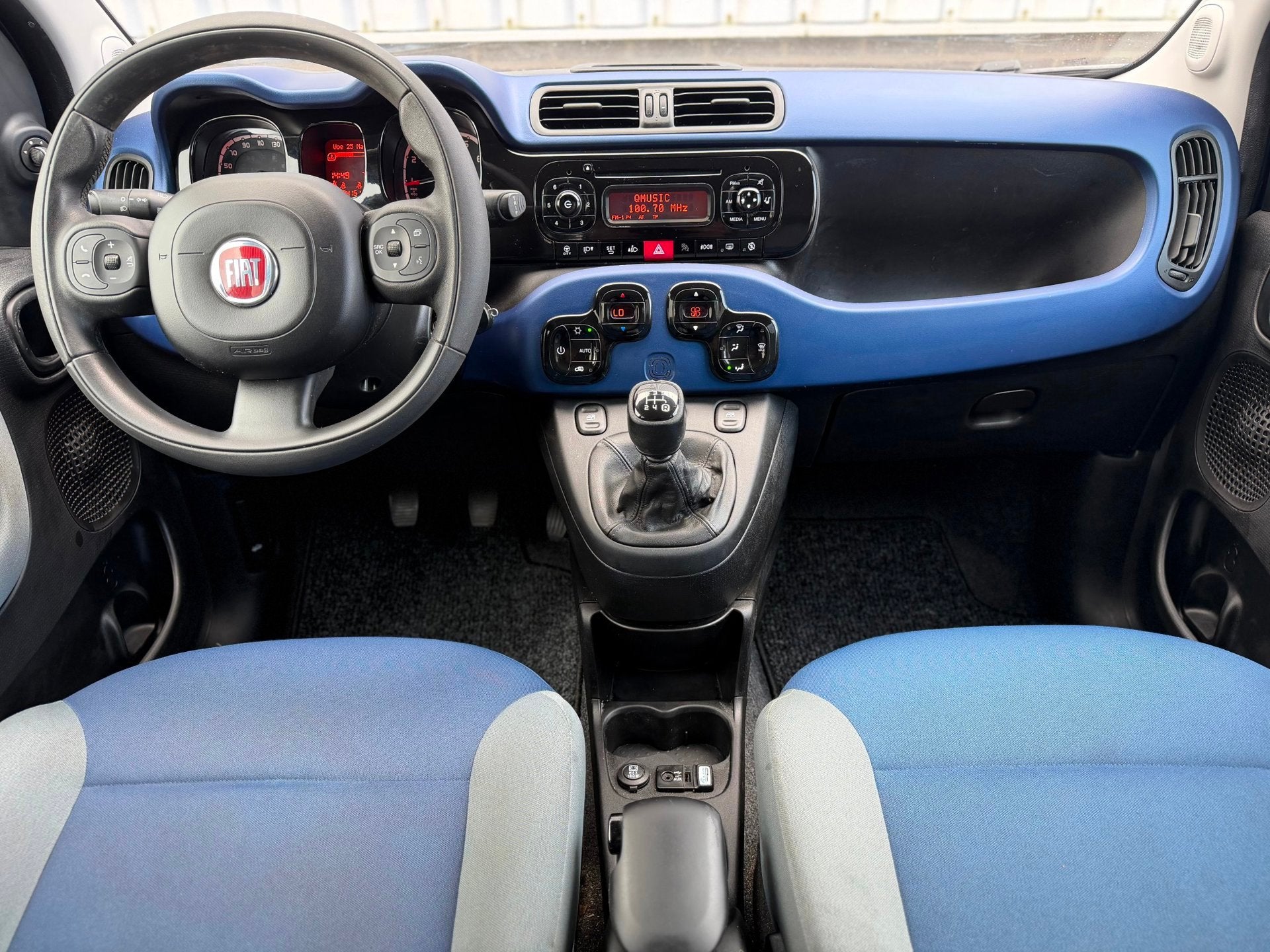 Fiat Panda 0.9 TwinAir Lounge |Airco|5 Deurs|ParkeerSensor|, Auto's, Fiat, Voorwielaandrijving, Automatische klimaatregeling, Stof