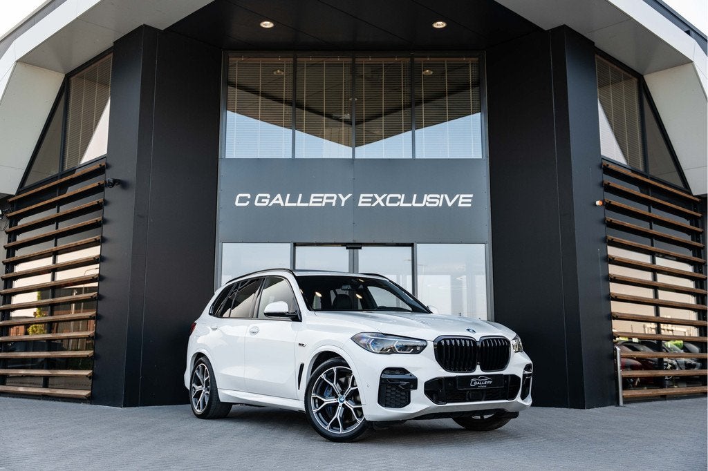 BMW X5 xDrive45e High Executive - M Sport | Panorama | Laser, Gebruikt, 394 pk, Wit, Vierwielaandrijving