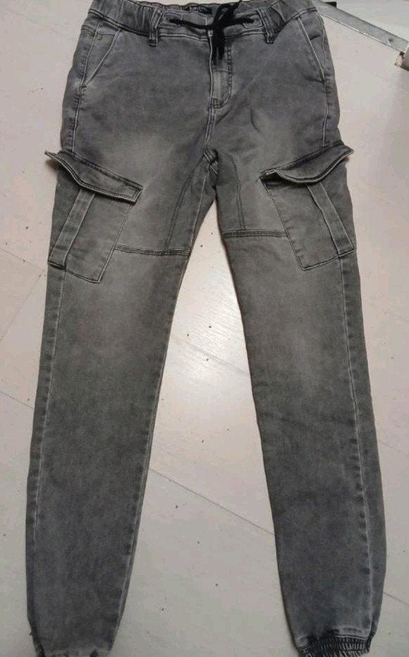 Super leuke Licht grijze spijkerbroek, slechts 1x gedragen
M, Ophalen of Verzenden, Nieuw, Grijs, W32 (confectie 46) of kleiner