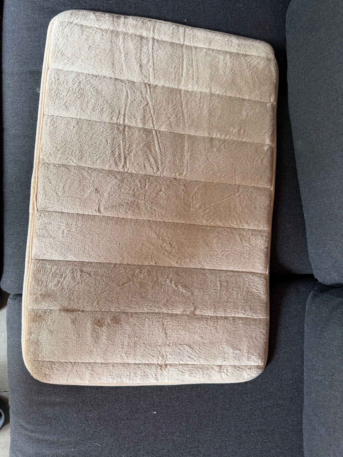 Badmatten set beige - zo goed als nieuw, Ophalen of Verzenden, Zo goed als nieuw, Beige, Badmat