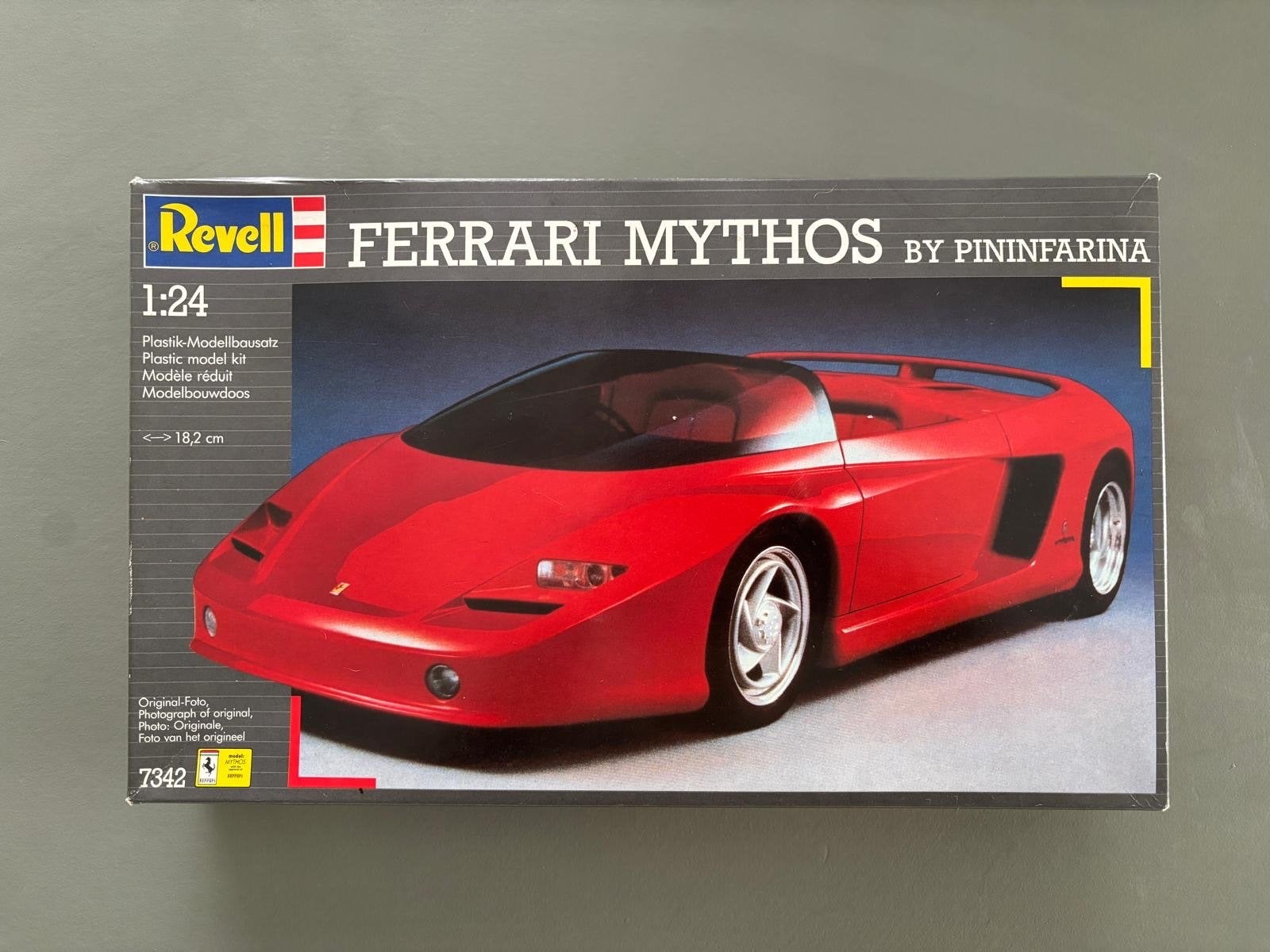 Revell Ferrari Mythos by Pininfarina 1:24 Modelbouwdoos, Hobby en Vrije tijd, Modelbouw | Auto's en Voertuigen, Ophalen, Auto