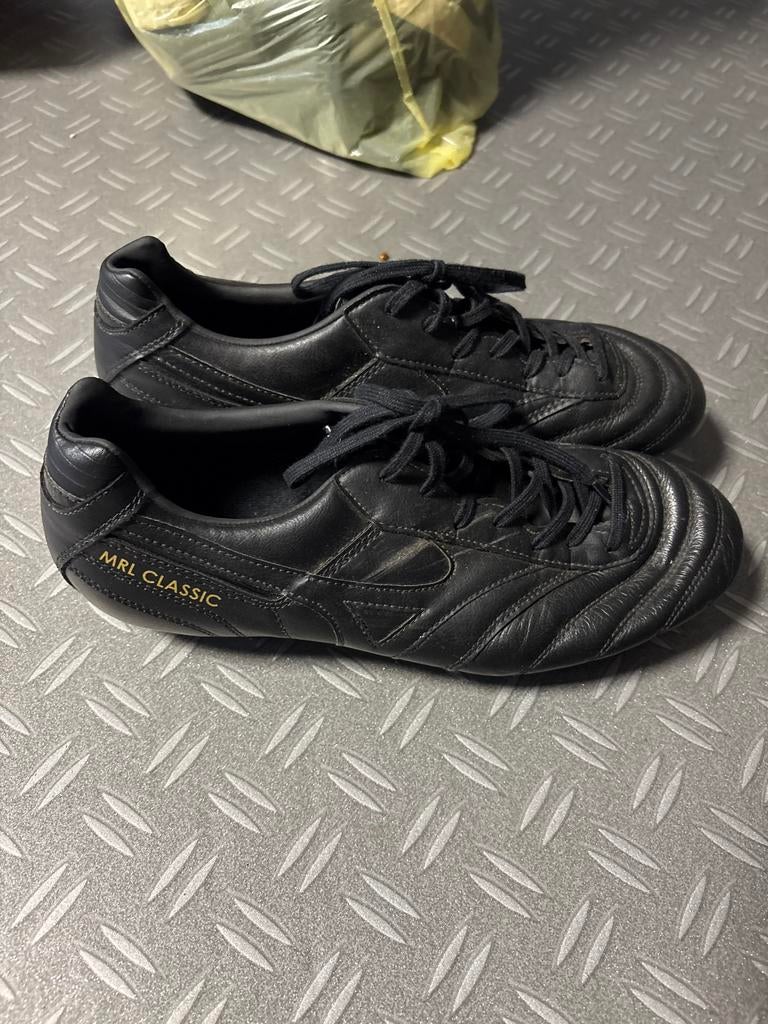 Mizuno Voetbalschoenen Maat 42 - Zo Goed als Nieuw, Ophalen of Verzenden, Zo goed als nieuw, Schoenen