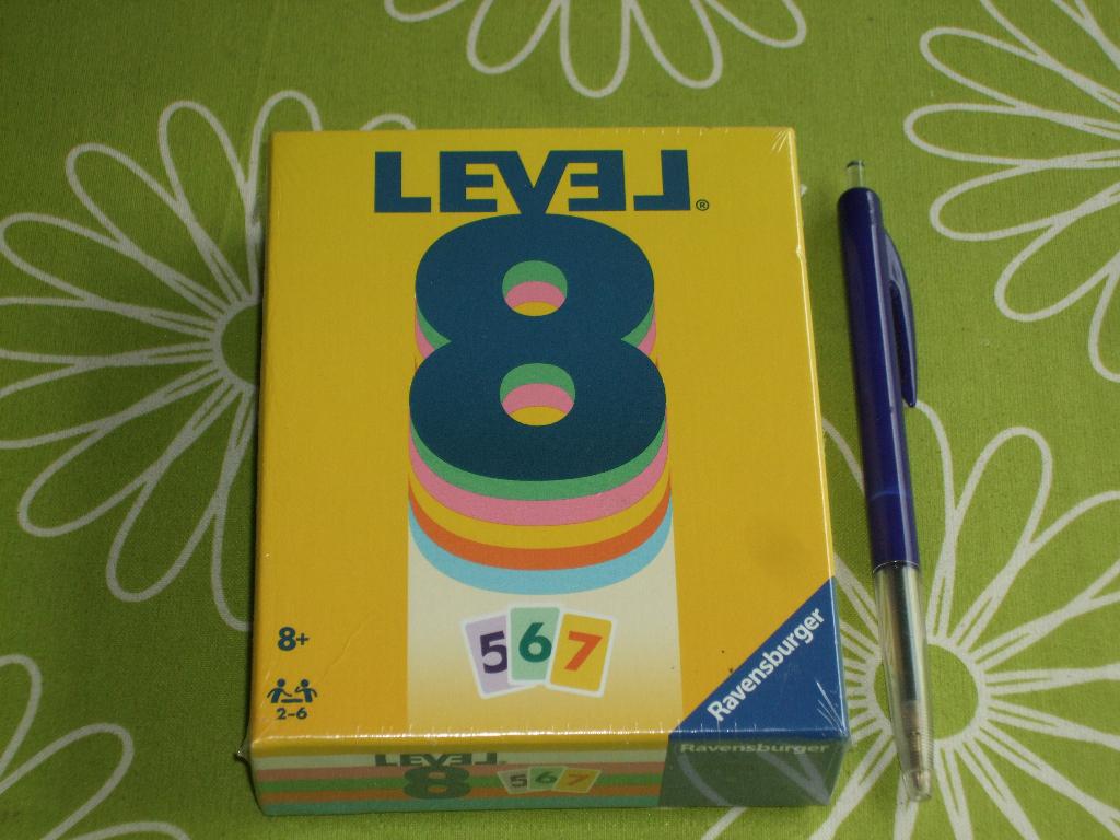 Nieuw in seal: Level 8 - het kaartspel, Vijf spelers of meer, Ophalen of Verzenden, Nieuw