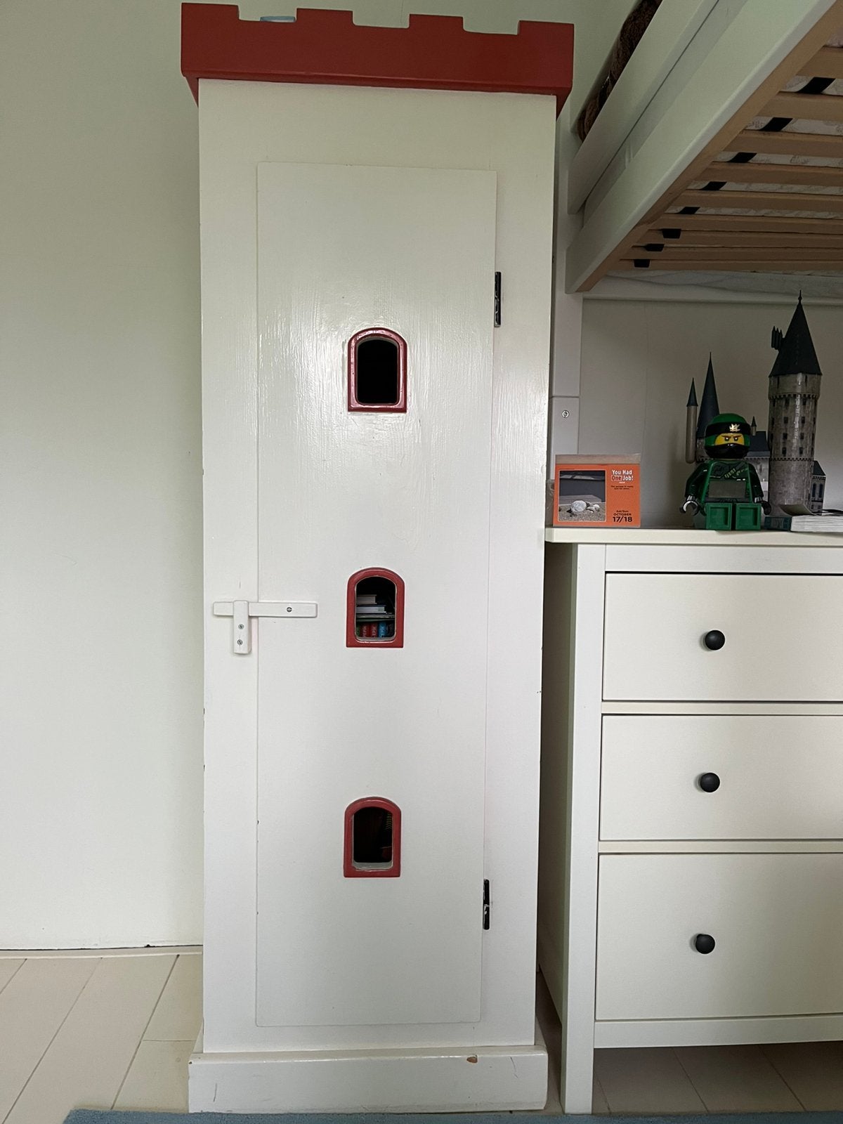 Kast in de vorm van een kasteeltoren, Ophalen, Gebruikt, Minder dan 75 cm, 50 tot 70 cm