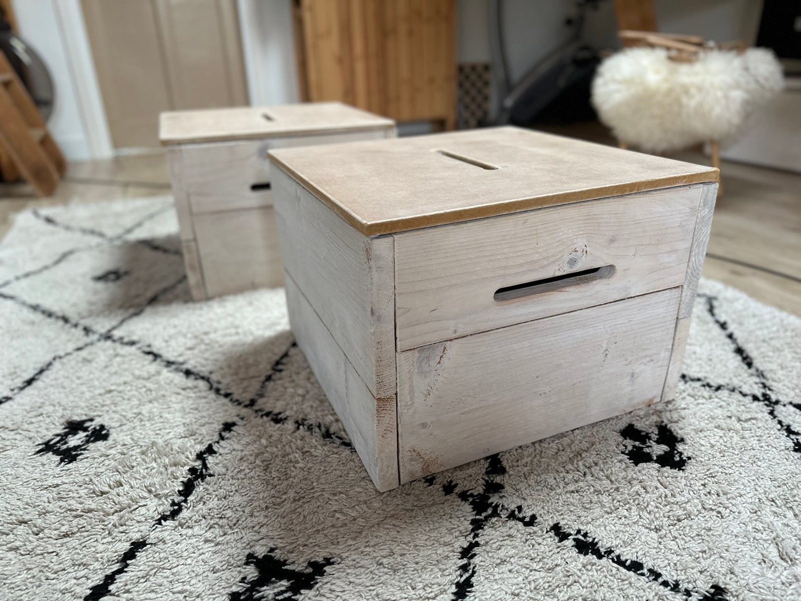 2 Steigerhouten Opbergboxen / Zitje, Ophalen, Minder dan 50 cm, Gebruikt, 5 – 50