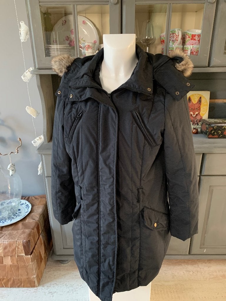 JACKPOT Zwarte Winterjas met Grote Capuchon - Maat S, Kleding | Dames, Zwart, JACKPOT, Ophalen of Verzenden, Maat 36 (S)