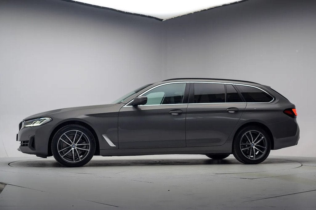 BMW 5 Serie TOURING 520i Business Edition+ Aut. [ LED Apple/, Auto's, Automaat, 1998 cc, Achterwielaandrijving, Gebruikt