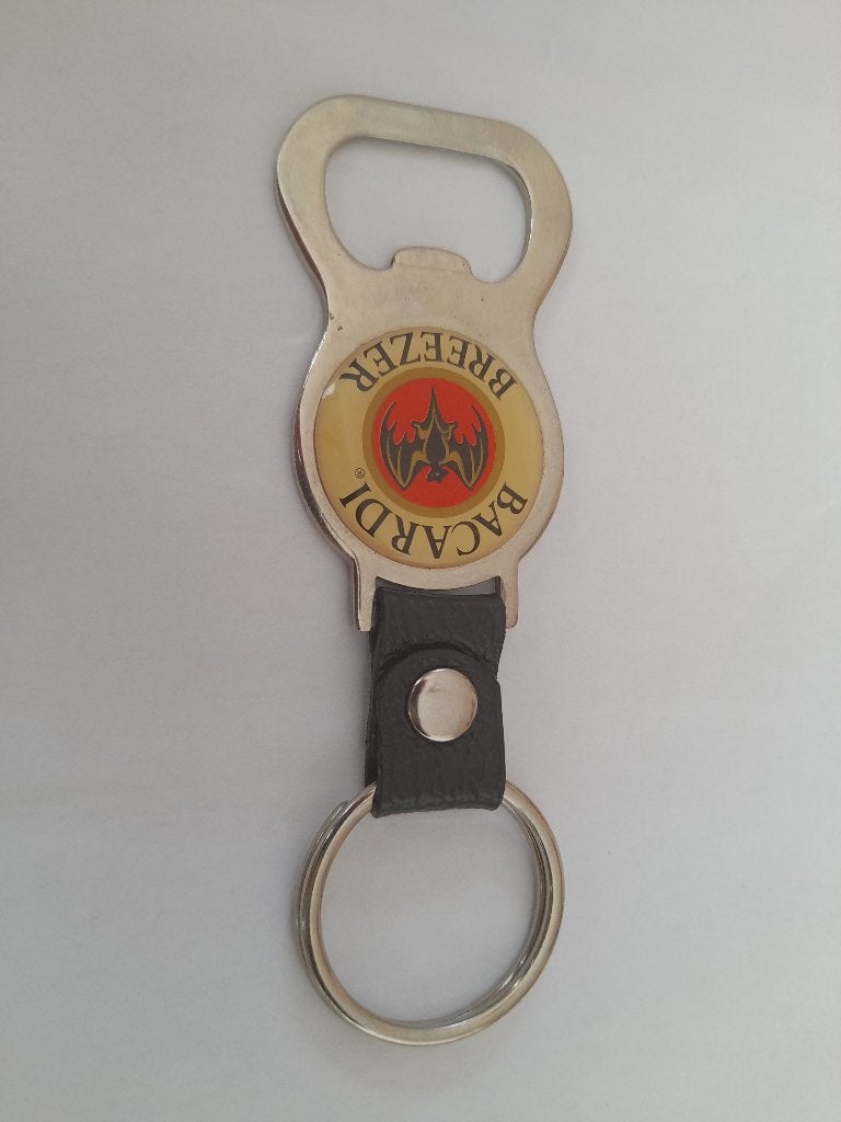 Bacardi Breezer sleutelhanger met fles opener, Ophalen of Verzenden, Nieuw, Merk