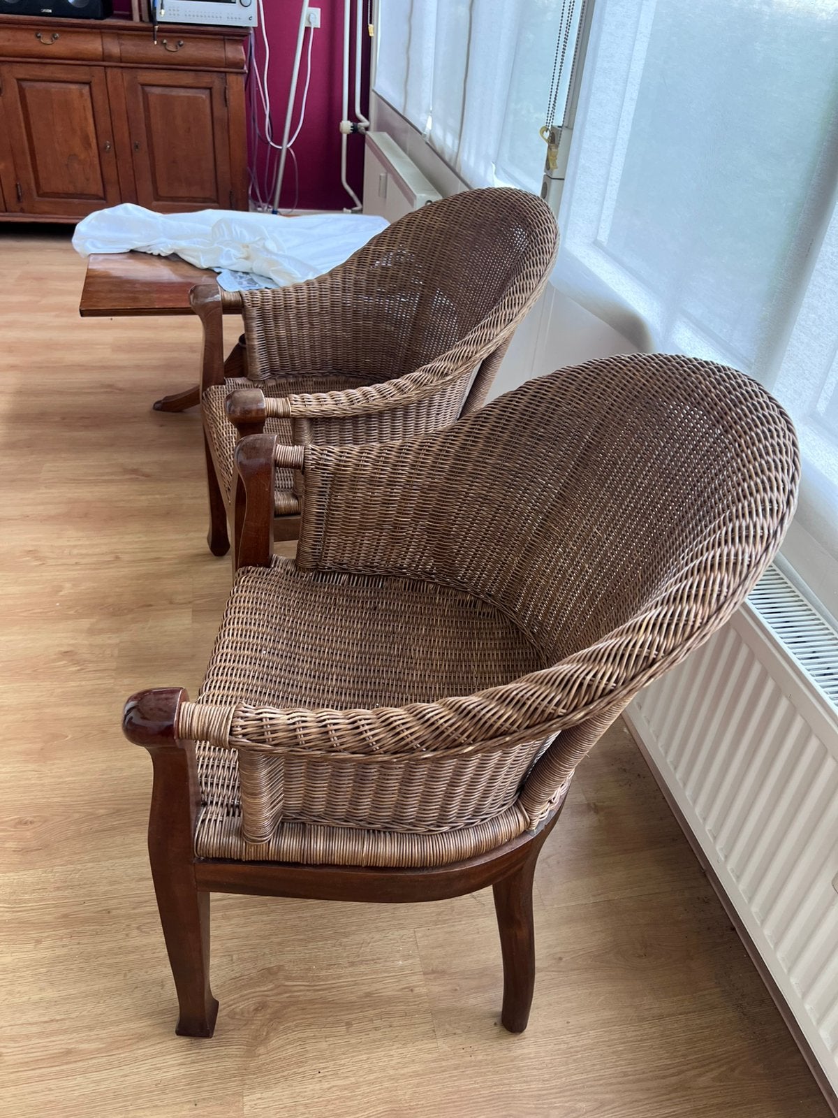 twee stoelen riet met armleuning, Ophalen, Zo goed als nieuw, 75 tot 100 cm, 50 tot 75 cm