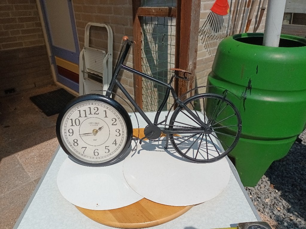 Unieke miniatuur Fietsklok - Decoratieve Klok in Fietsmodel, Vintage, Analoog, Werkt op batterijen, Ophalen of Verzenden