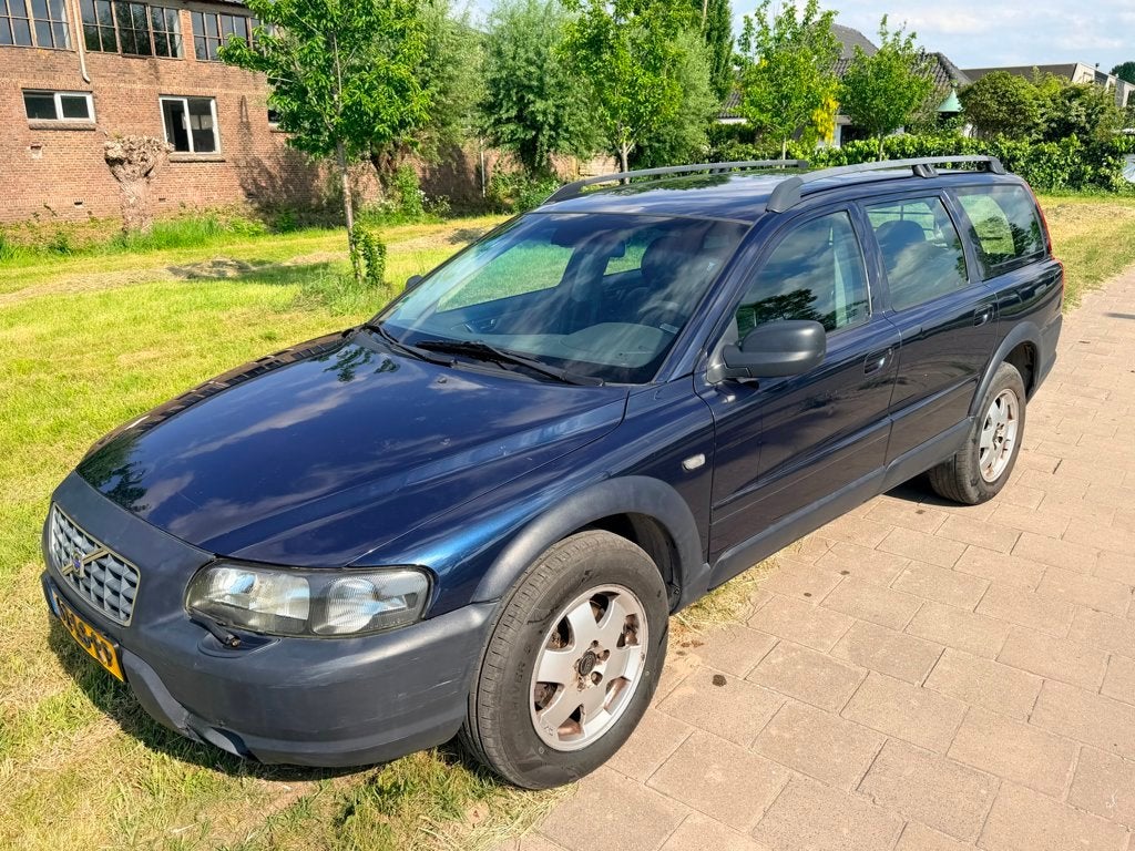 Volvo XC70 2.5 T Geartronic Comfort Line, Auto's, Automaat, Blauw, XC70, 2521 cc