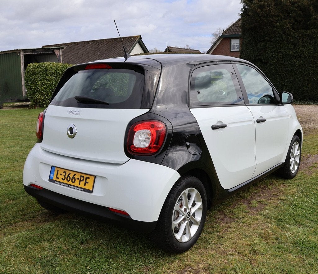 Smart Forfour Electric drive 18 kWh|Nieuwe ACCU!|Carplay|Par, Auto's, Smart, Automaat, Gebruikt, 43 €/maand, Zwart