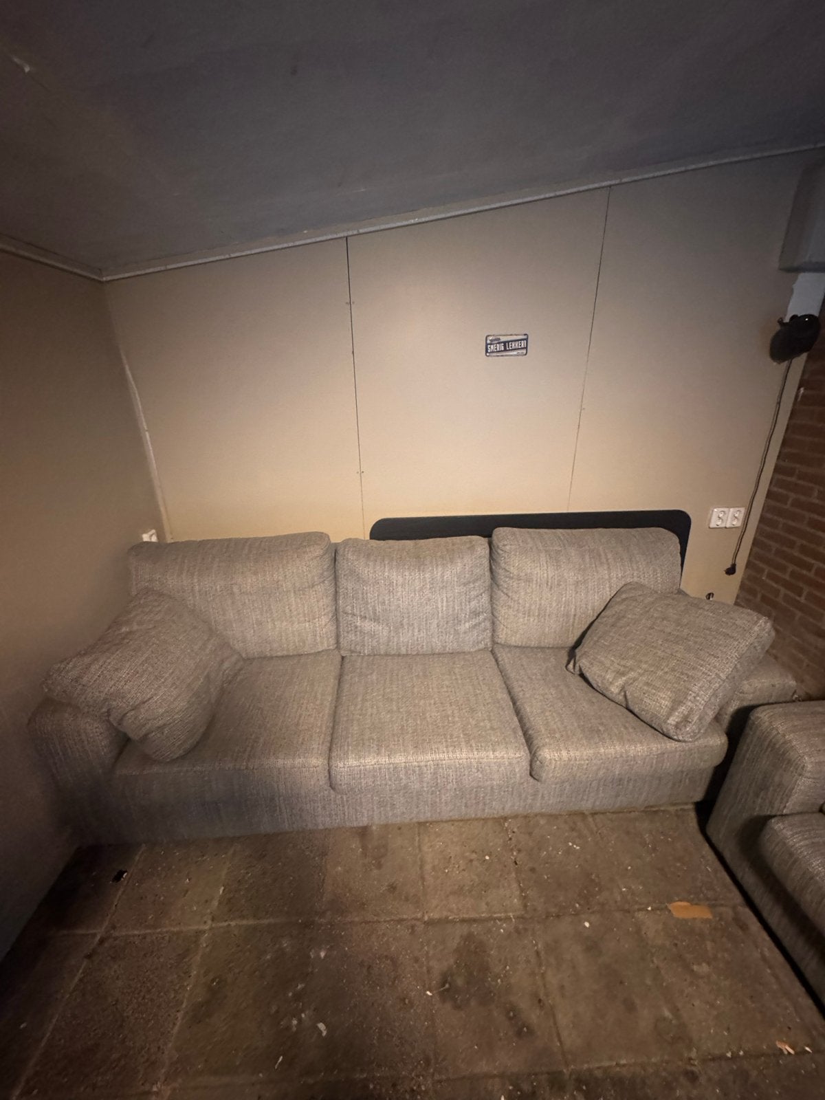 Comfortabele 2- en 3-zitsbanken, lichtgrijs stof, Ophalen, Gebruikt, Driepersoons, 75 tot 100 cm