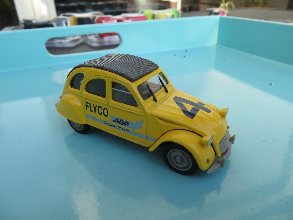 Norev Citroen 2CV Eend FLYCO, Ophalen of Verzenden, Zo goed als nieuw, Auto, Norev