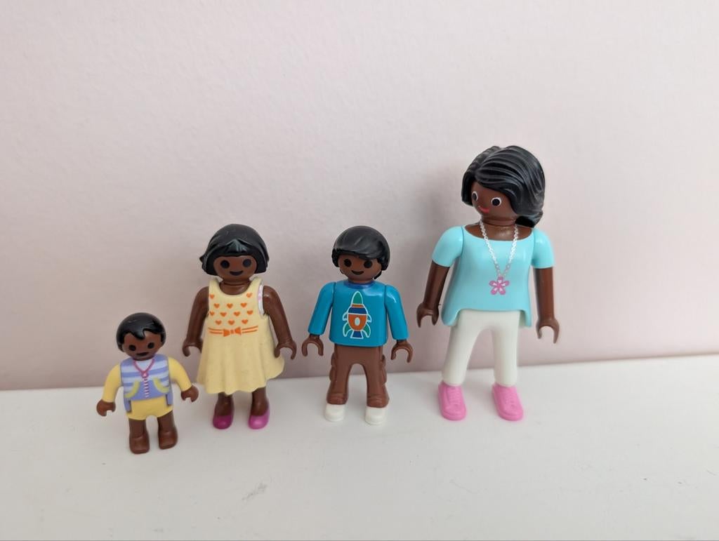 Playmobil getinte poppetjes, moeder en kinderen., Ophalen of Verzenden, Nieuw, Complete set